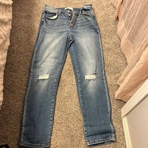 KanCan Jean. Straight leg Jean with light rips in the knees